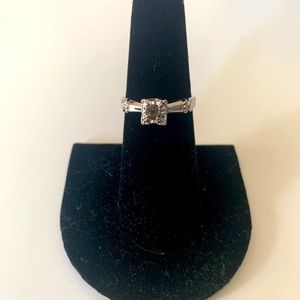 🛍️Vintage sterling silver solitaire ring cz